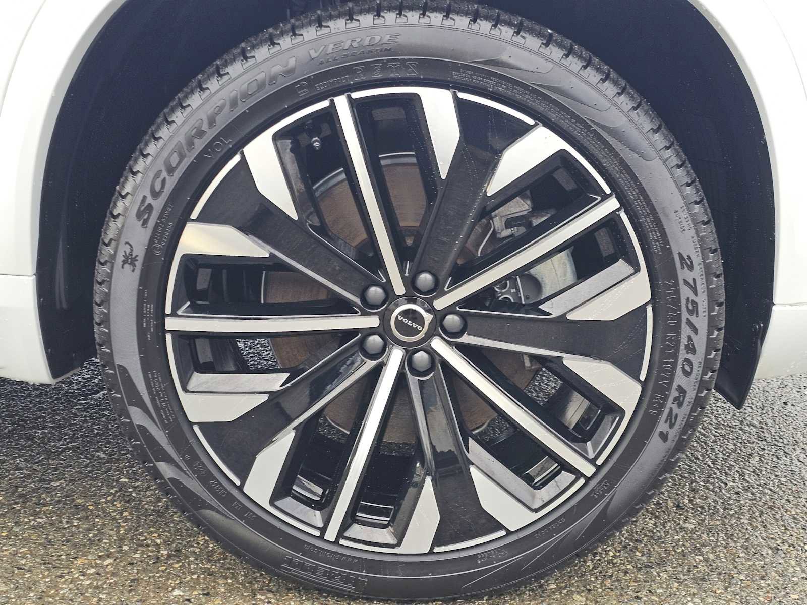 Certified 2025 Volvo XC90 T8 Ultra image 9