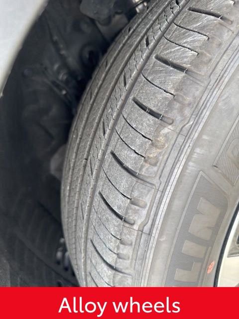 Used 2025 Toyota Highlander XLE image 24