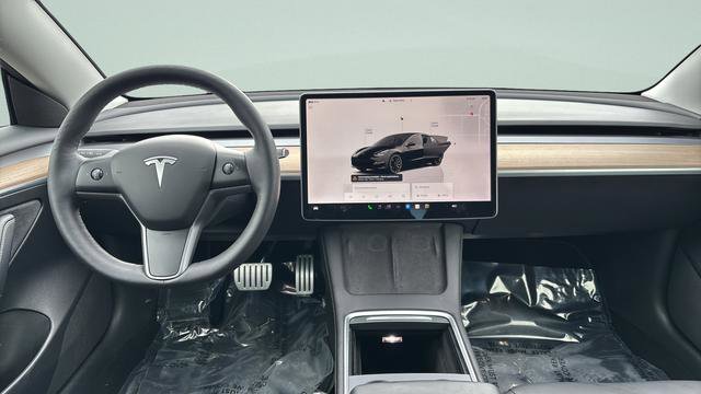 Used 2023 Tesla Model 3 Performance image 17