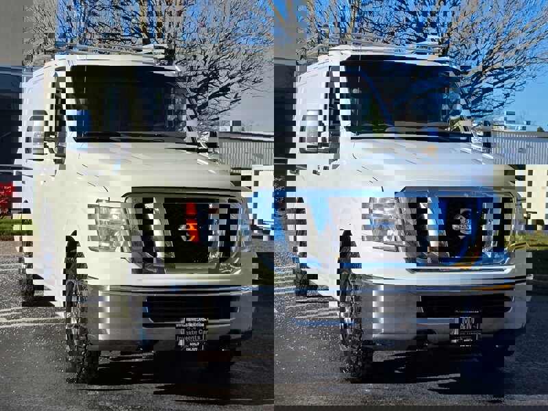 Used 2018 Nissan NV 3500 SL w/ Navigation Package image 2