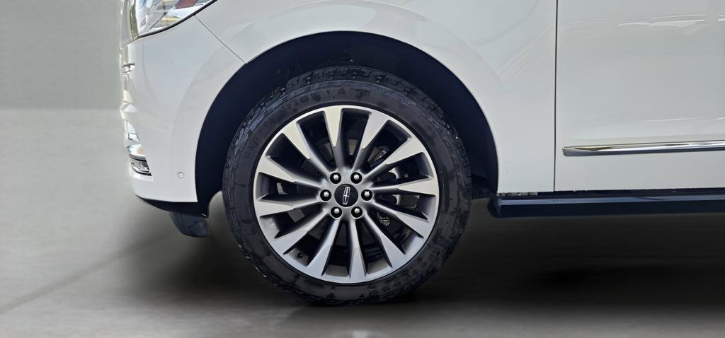 Used 2020 Lincoln Navigator Reserve w/ Luxury Package image 10