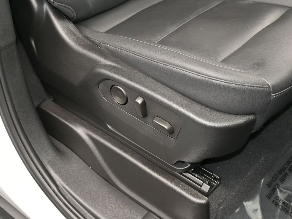 Used 2025 Chevrolet Suburban LT image 53