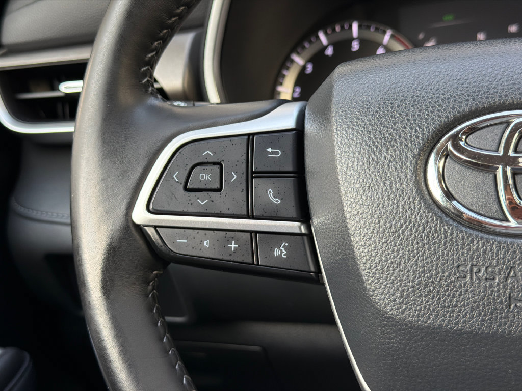 Used 2023 Toyota Highlander XLE FWD image 23