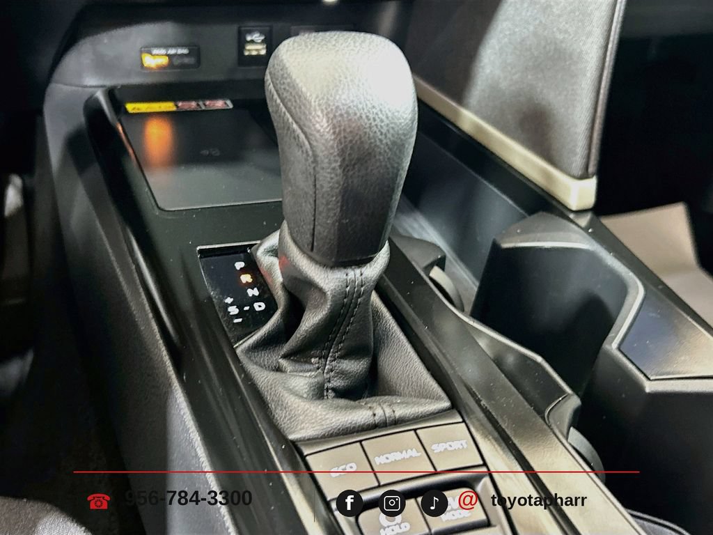 Used 2025 Toyota Camry LE FWD image 15