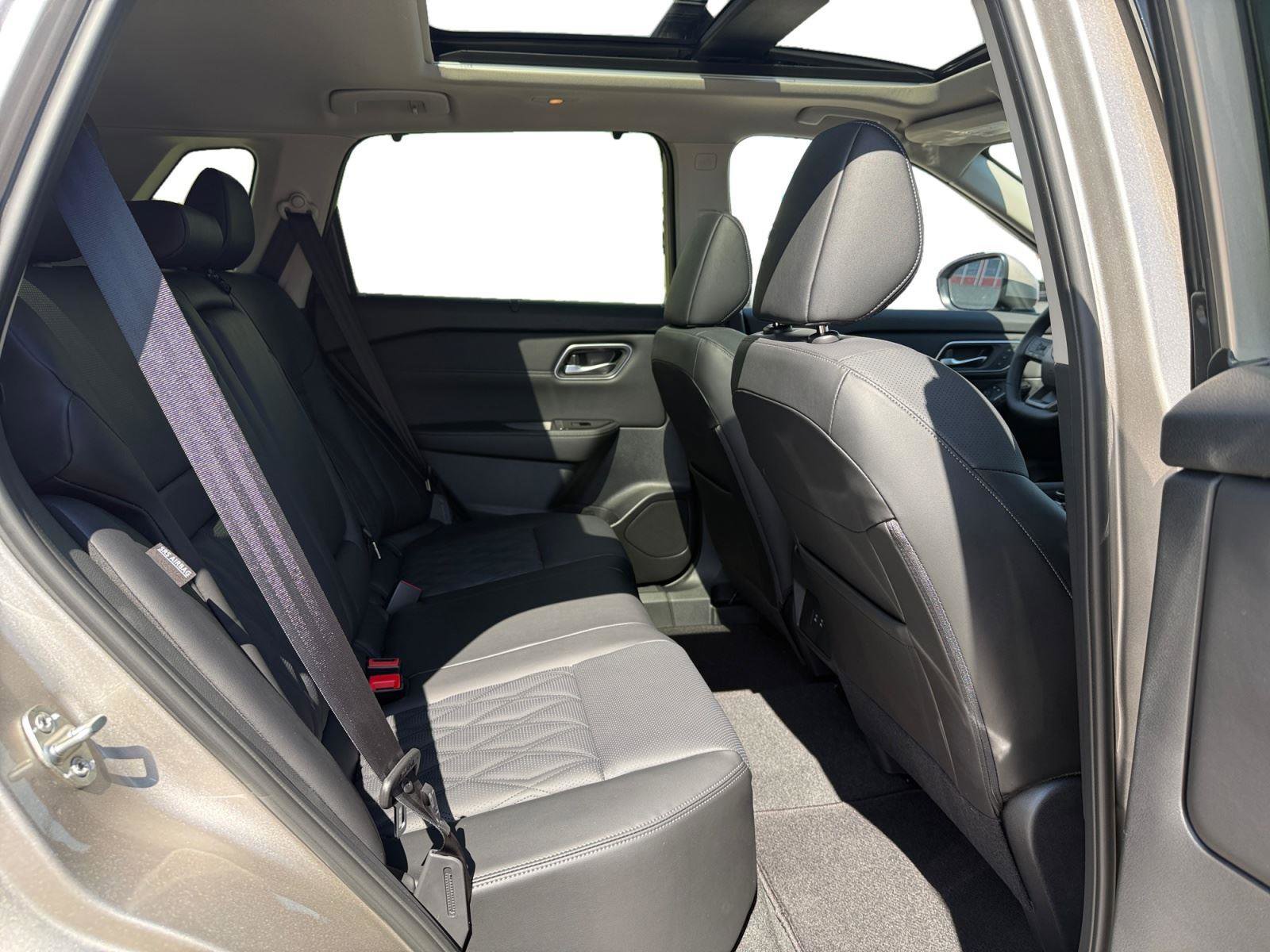 New 2026 Nissan Rogue Platinum AWD/4WD image 25