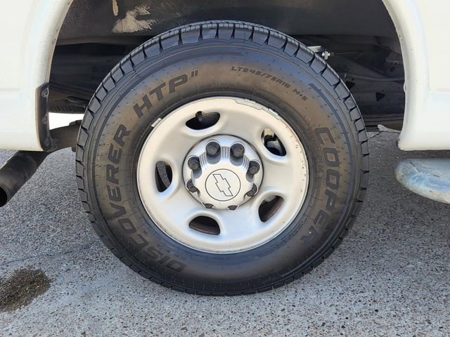 Used 2018 Chevrolet Express 2500 w/ Driver Convenience Package RWD image 25