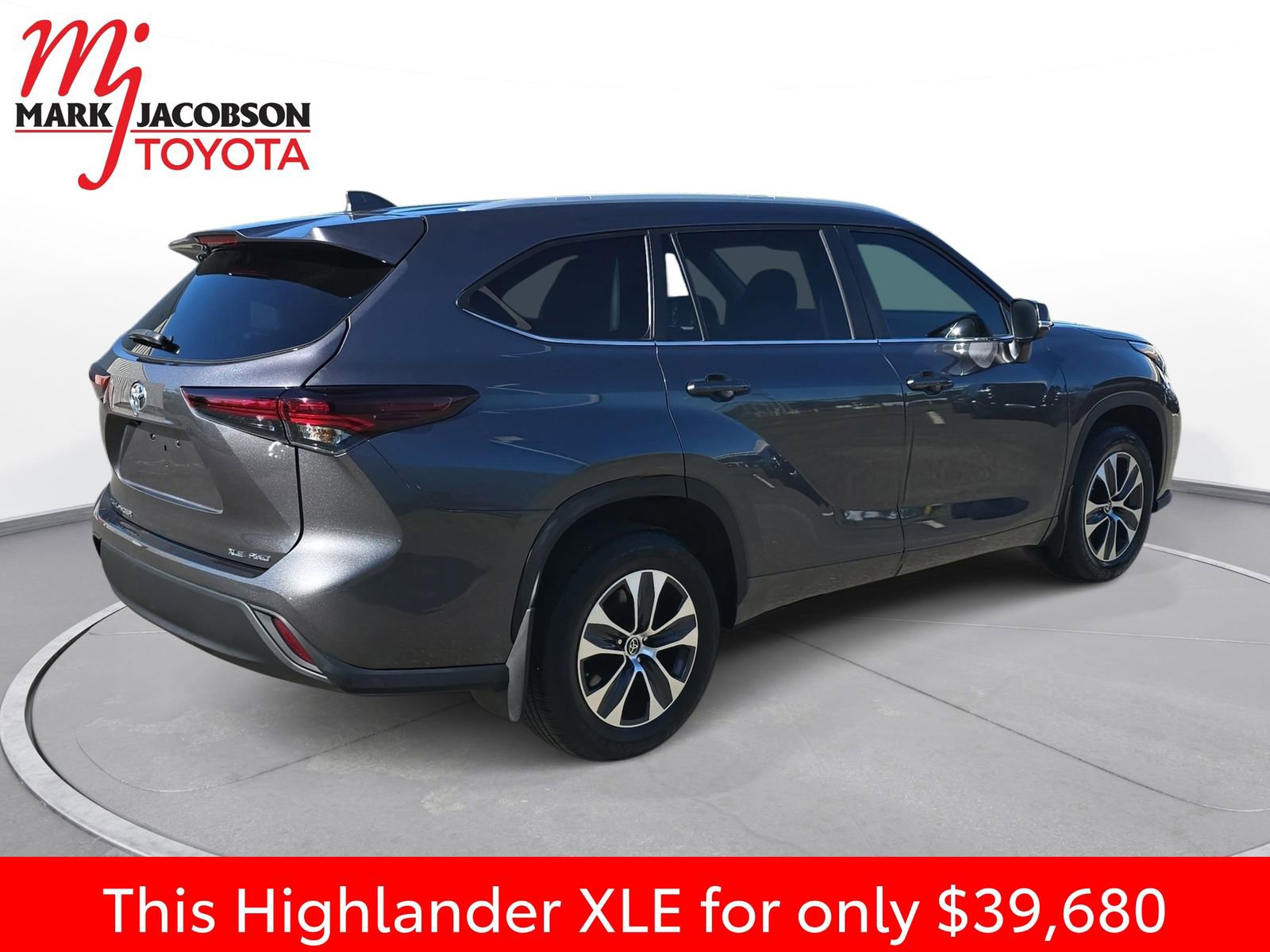 Used 2024 Toyota Highlander XLE image 9