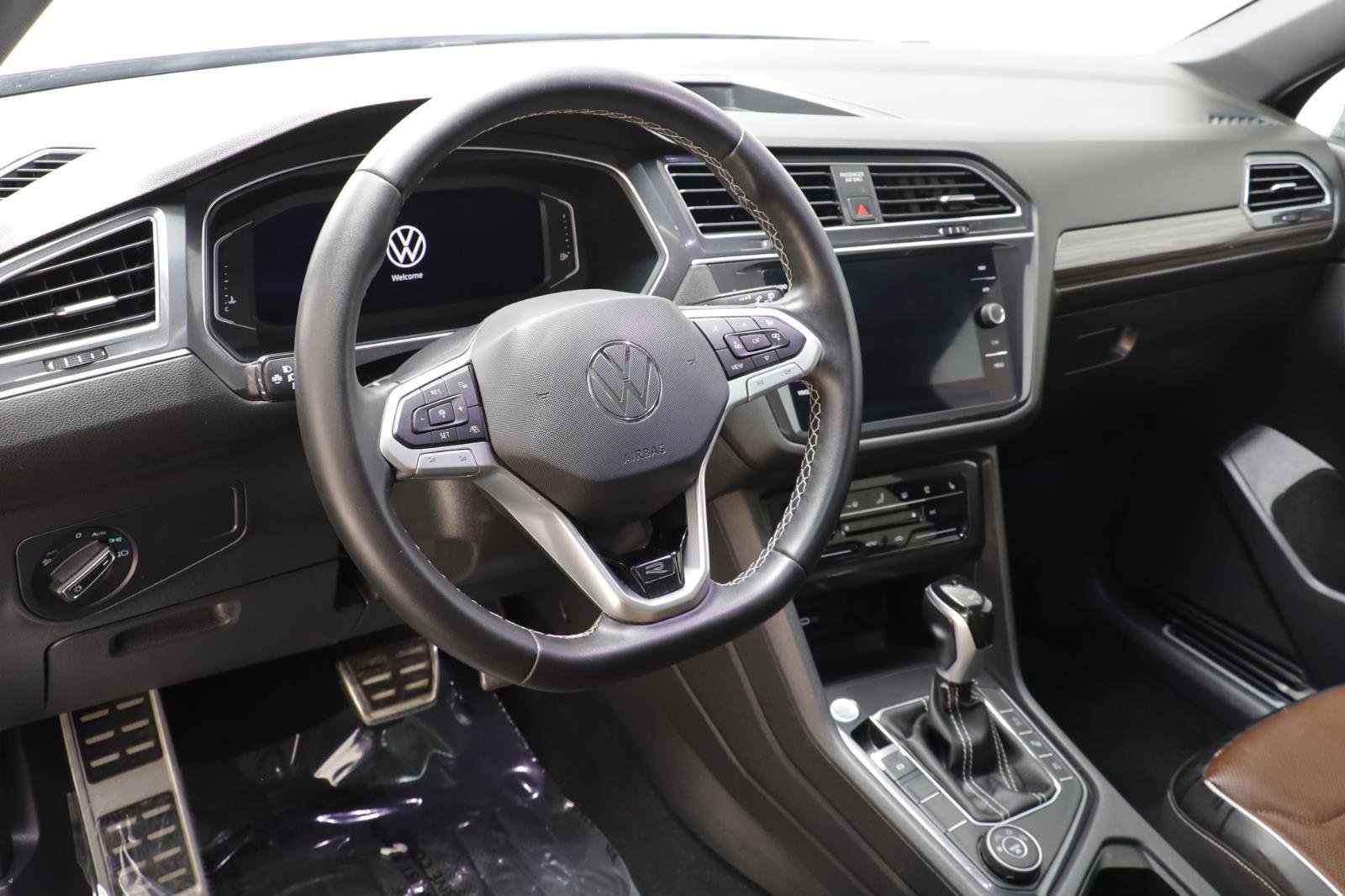 Used 2023 Volkswagen Tiguan SEL R-Line image 7