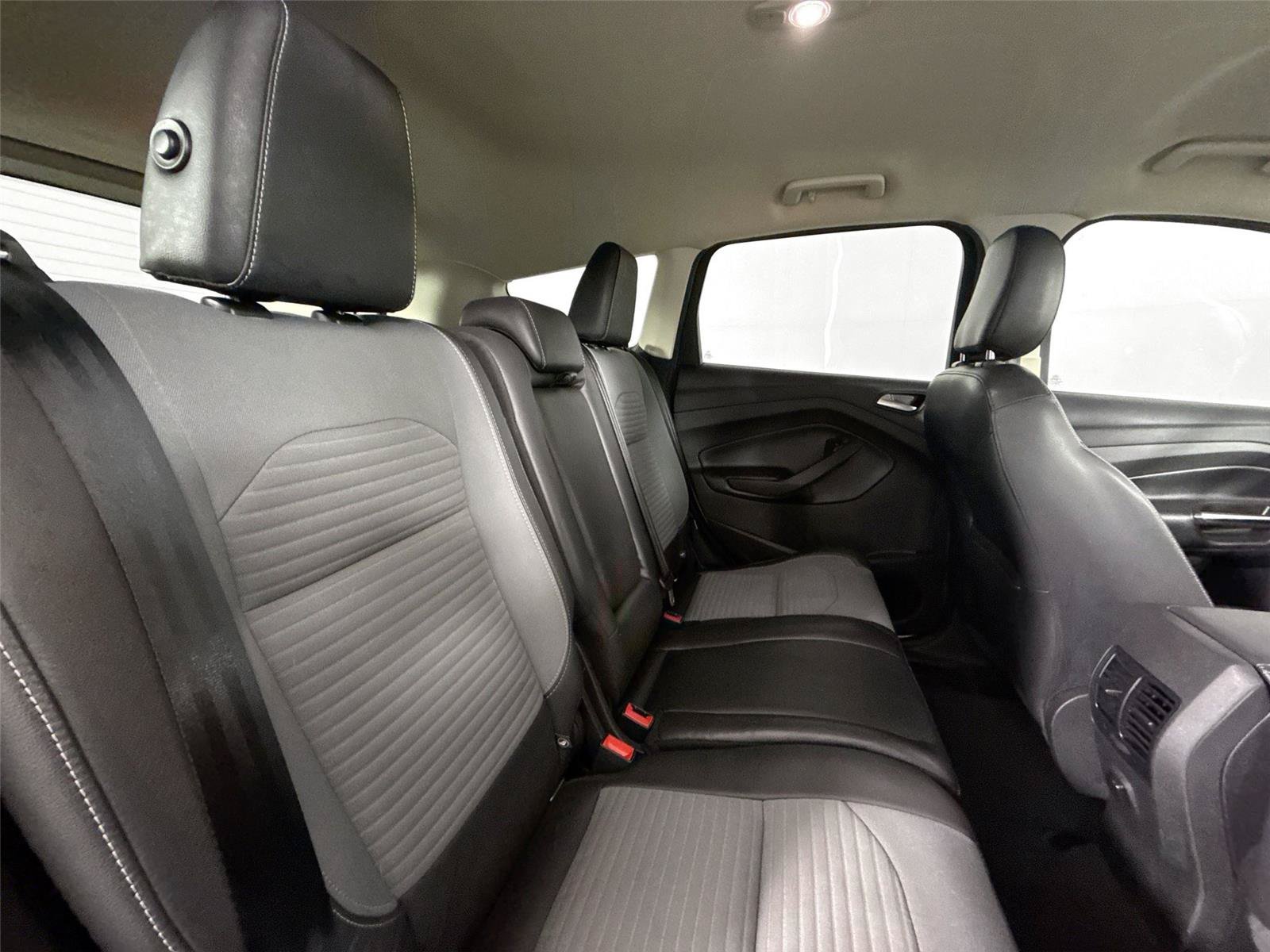 Used 2018 Ford Escape SE w/ SE Sport Appearance Package FWD image 47