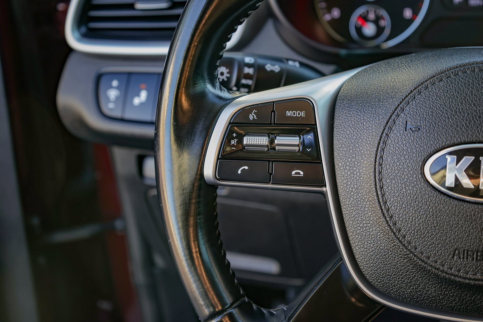 Used 2020 Kia Sorento LX w/ LX I4 Convenience Package image 13