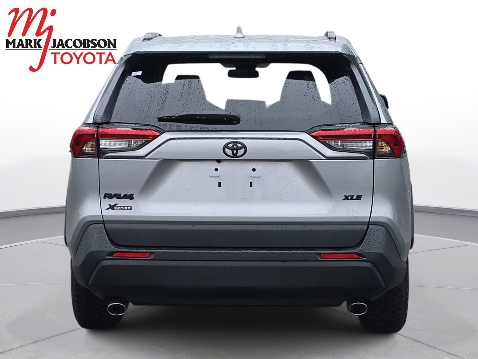 Used 2022 Toyota RAV4 XLE image 10