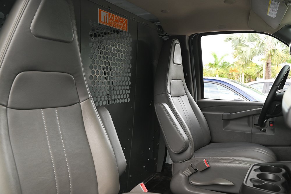 Used 2022 GMC Savana 3500 Extended w/ Driver Convenience Package RWD image 17