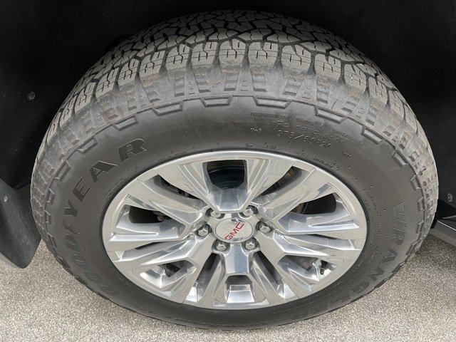 Used 2023 GMC Yukon Denali image 15
