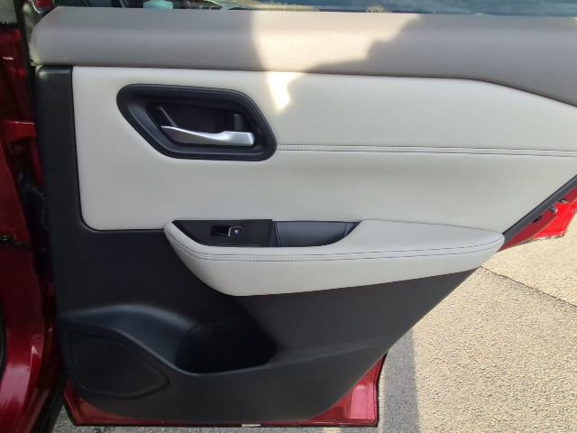 Used 2023 Nissan Rogue SL image 15