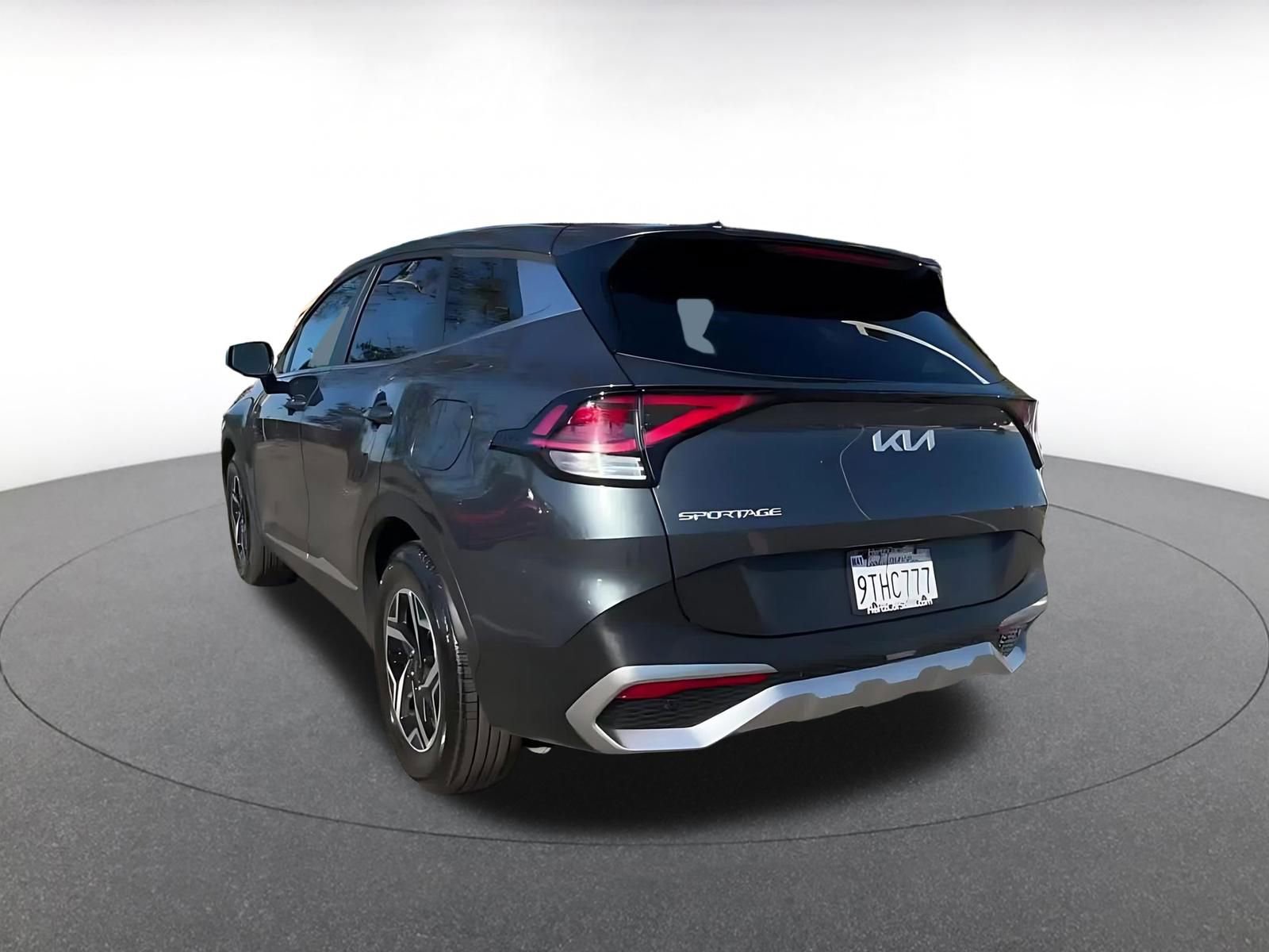 Used 2025 Kia Sportage LX image 11