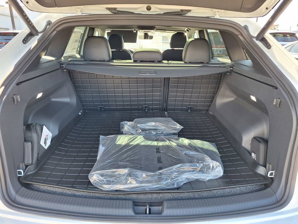 New 2026 Volkswagen Atlas Cross Sport SE image 23