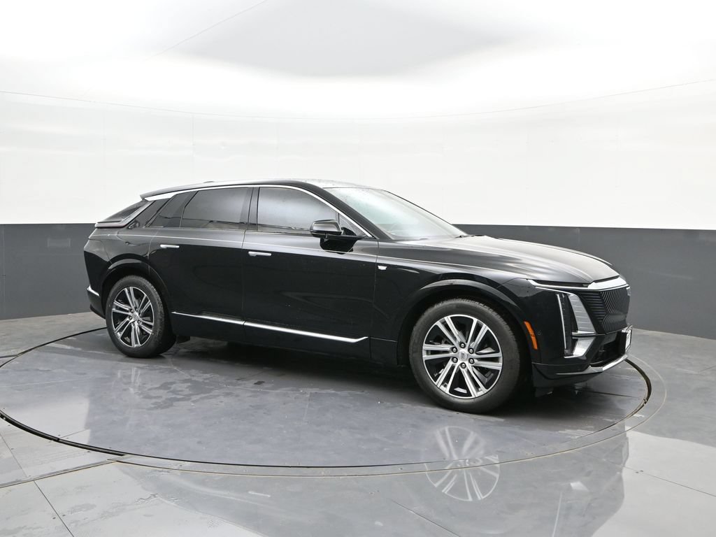 Used 2024 Cadillac Lyriq Luxury w/ LPO, Floor Liner Package RWD image 17