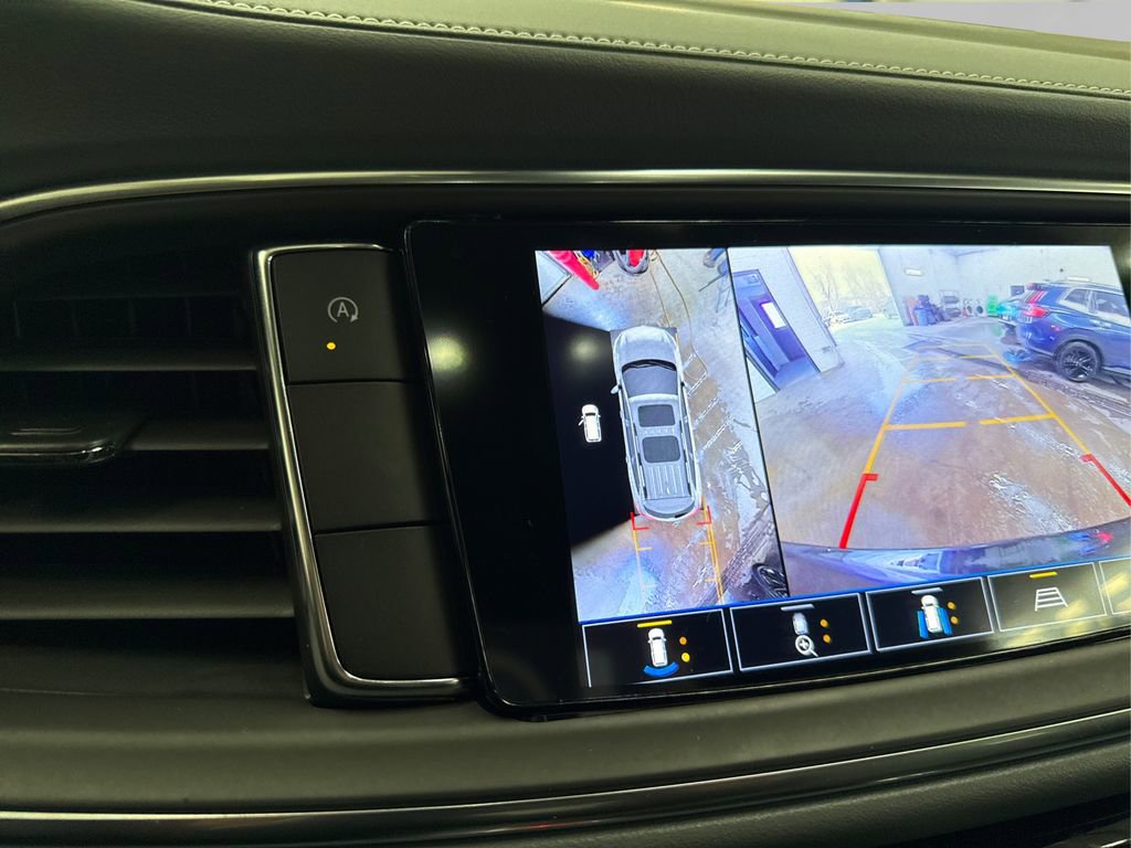 Used 2024 Buick Enclave Premium image 31