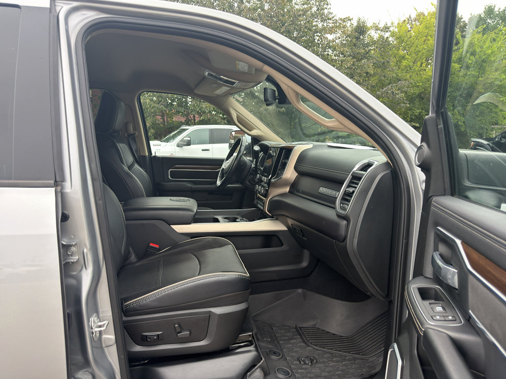 Used 2022 RAM 4500 Laramie AWD/4WD image 18
