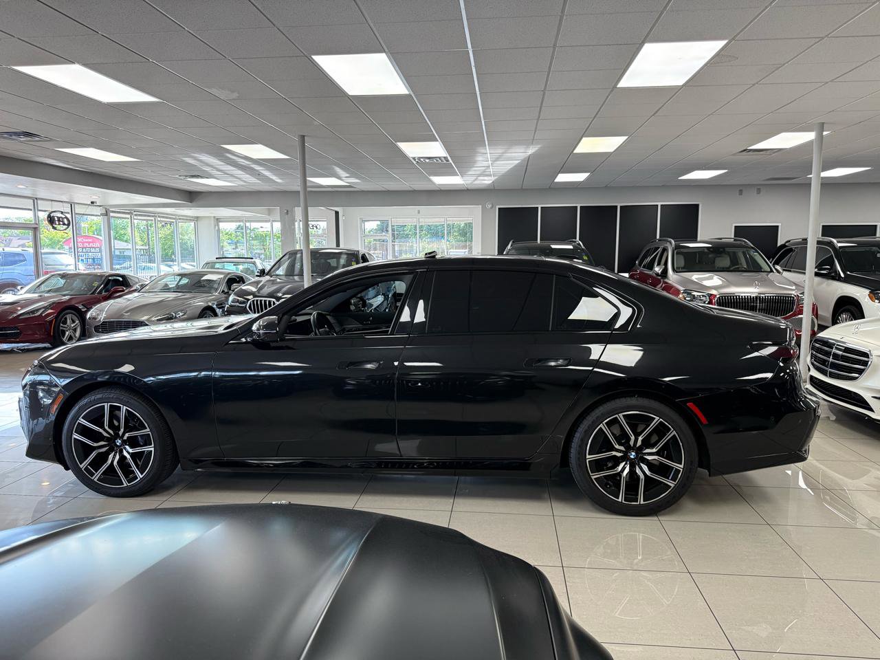 Used 2024 BMW 740i w/ Premium Package image 5