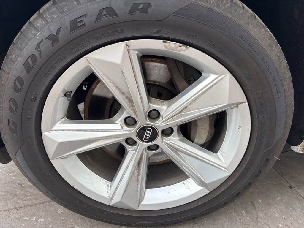 Used 2023 Audi Q7 3.0T Premium image 13