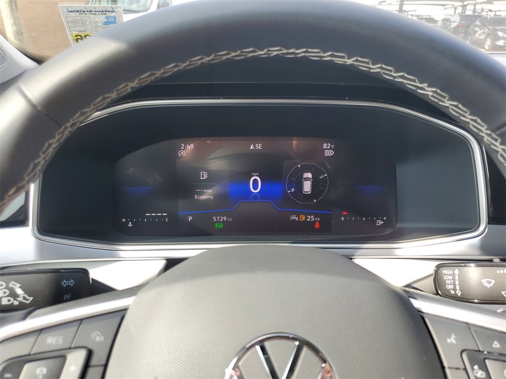 Used 2025 Volkswagen Taos SE image 23