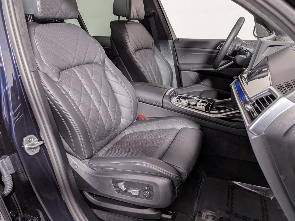Used 2026 BMW X7 xDrive40i w/ M Sport Package AWD/4WD image 34