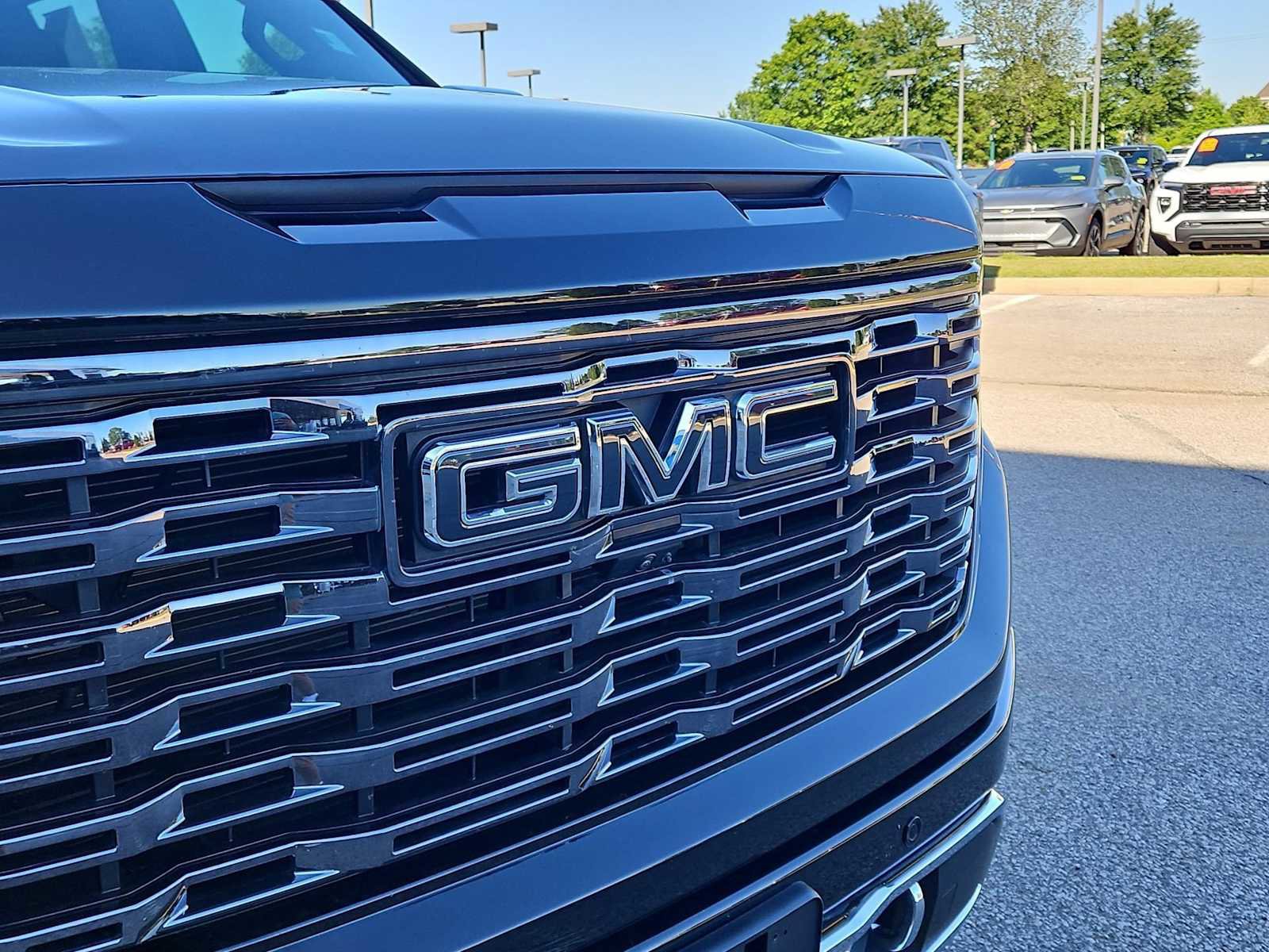 Certified 2025 GMC Sierra 1500 Denali Ultimate AWD/4WD image 12