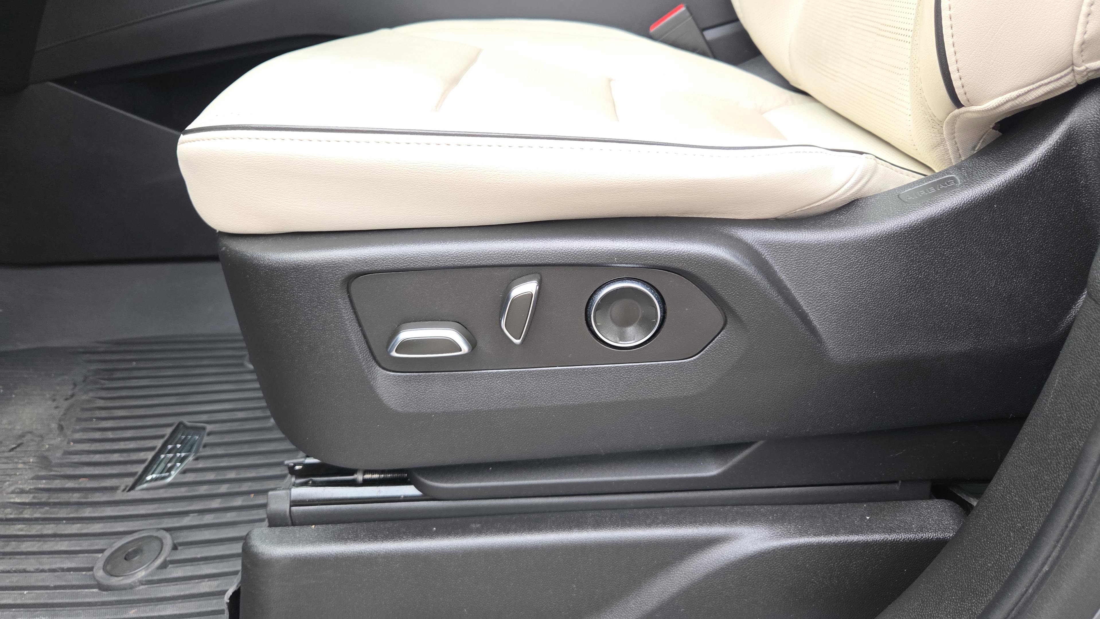 Used 2021 Cadillac Escalade Sport w/ Driver Assist Tech Package image 21