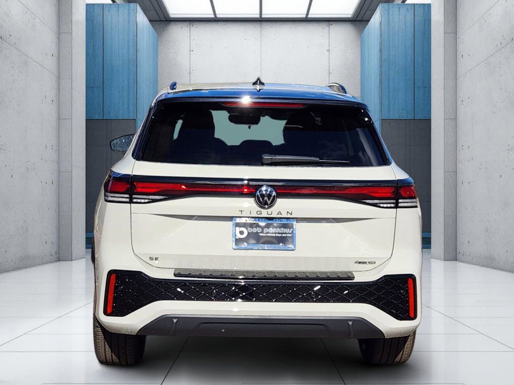 New 2026 Volkswagen Tiguan SE R-Line image 25