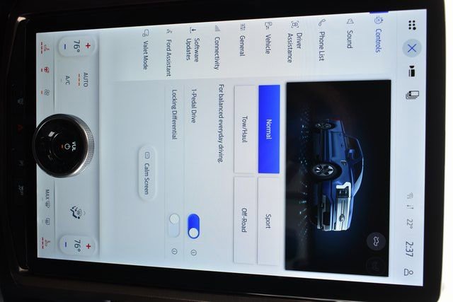 Used 2024 Ford F150 Lightning Lariat image 33