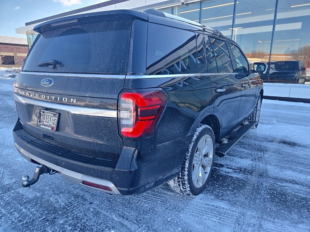 Used 2024 Ford Expedition Platinum image 5