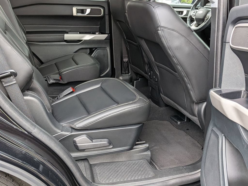 Used 2024 Ford Explorer XLT w/ Equipment Group 202A AWD/4WD image 25
