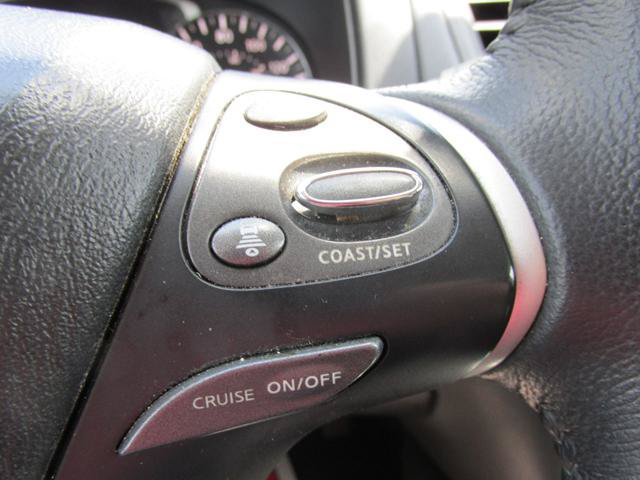 Used 2019 Nissan Pathfinder SV AWD/4WD image 16
