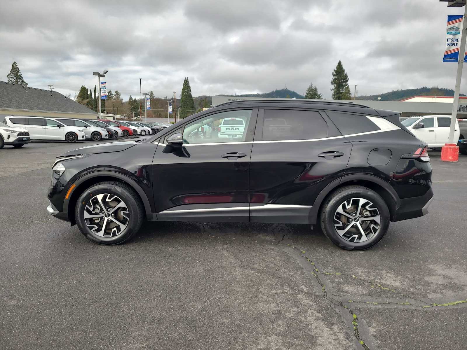 Used 2023 Kia Sportage EX w/ EX Premium Package image 11