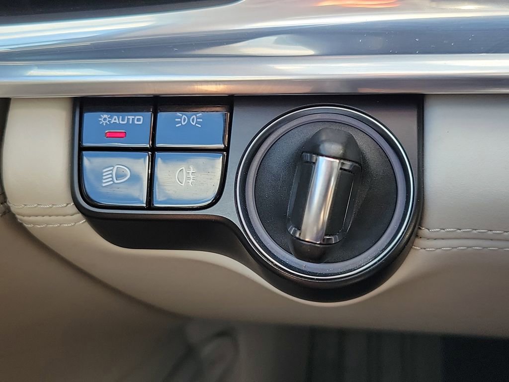 Used 2019 Porsche Panamera w/ Premium Package Plus image 25
