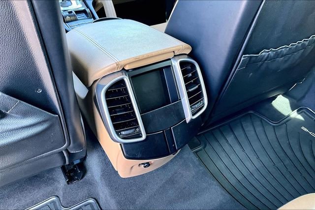 Used 2016 Porsche Cayenne image 25