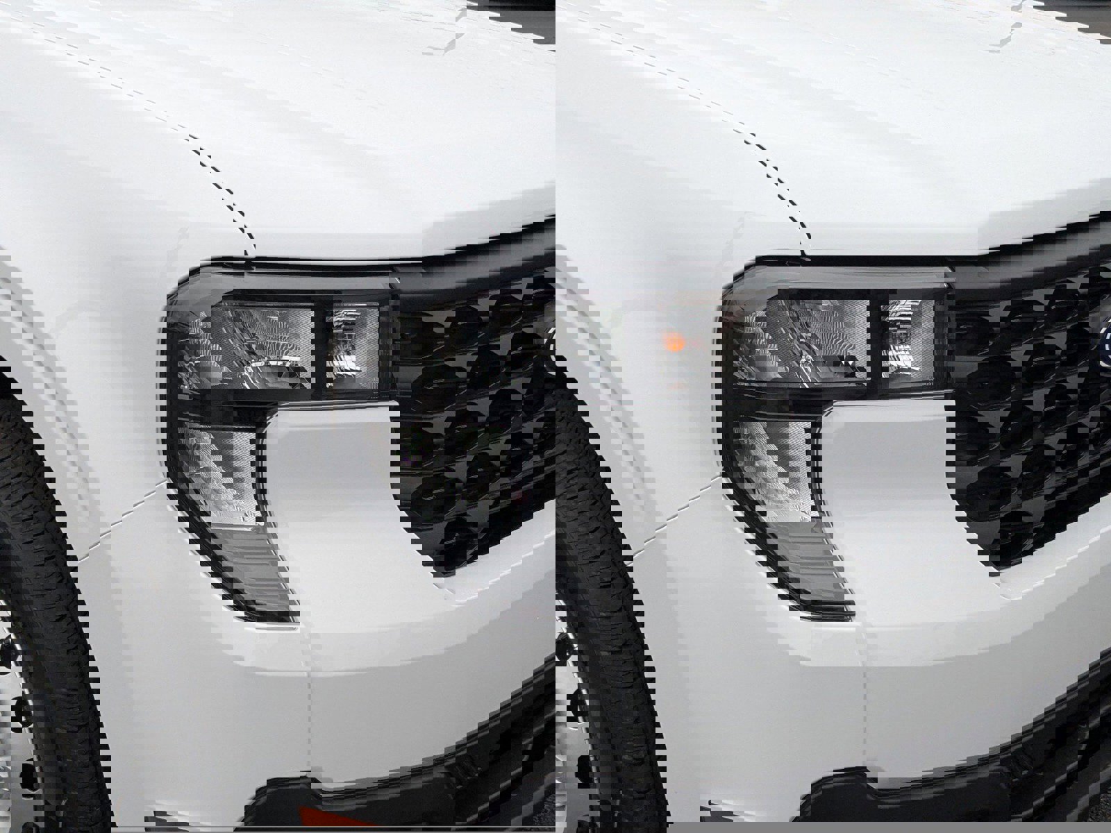 New 2025 Ford Maverick XL image 9