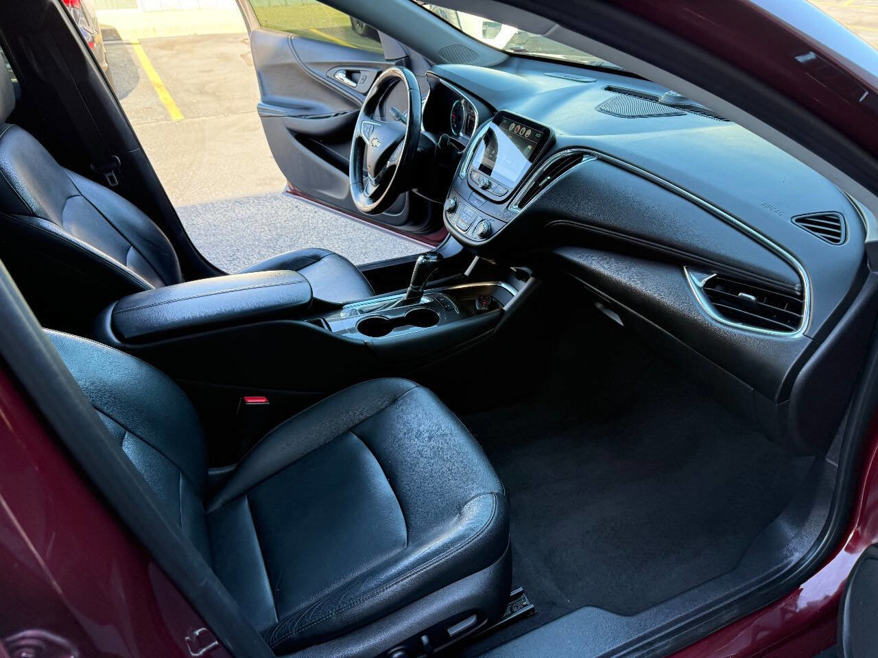 Used 2016 Chevrolet Malibu LT w/ Leather Package image 17