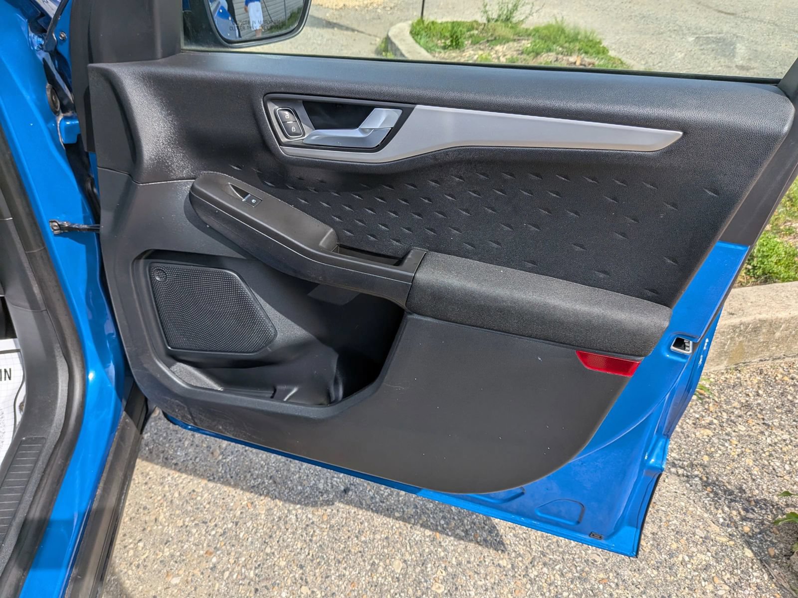 Used 2020 Ford Escape SE FWD image 38