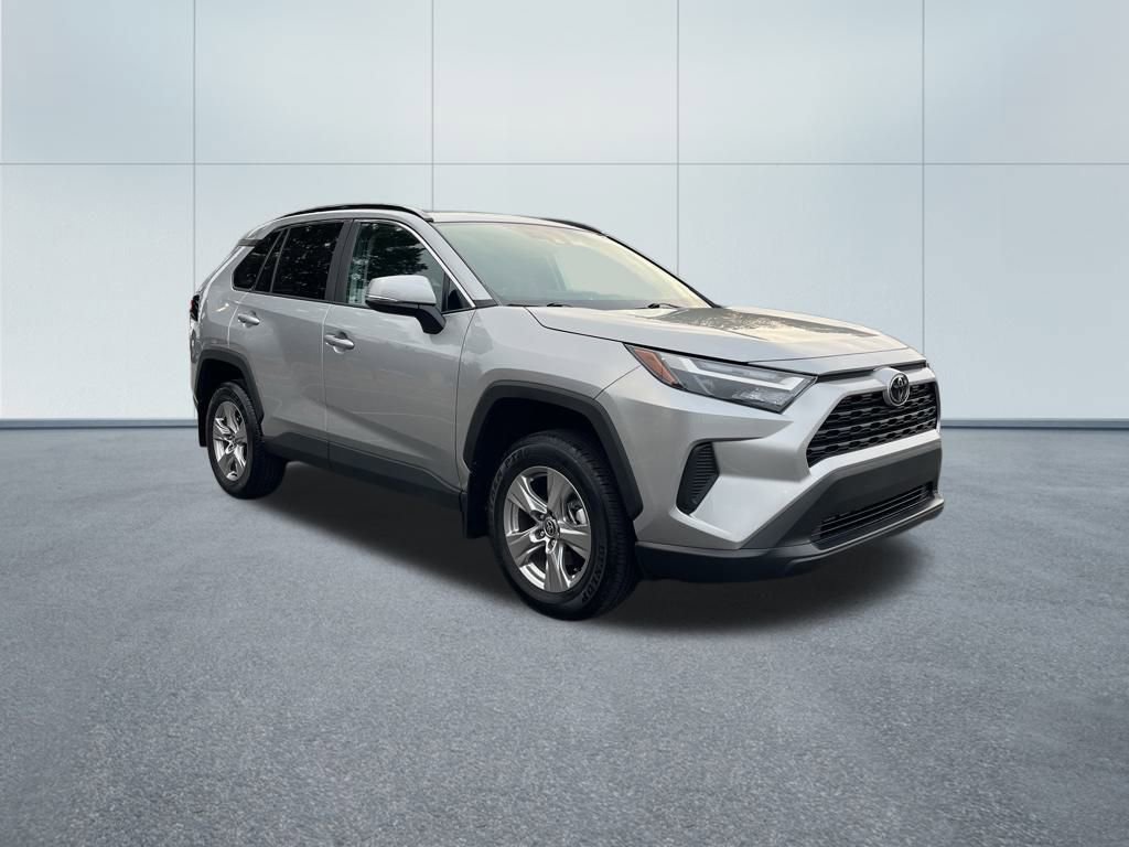 Used 2025 Toyota RAV4 XLE image 4