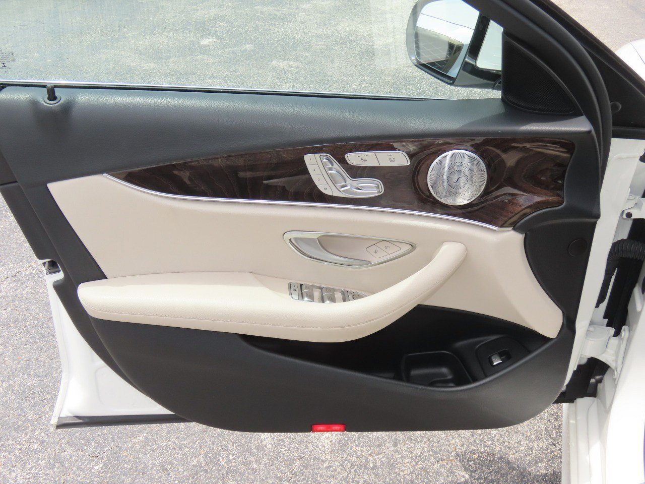 Used 2019 Mercedes-Benz E 300 image 23