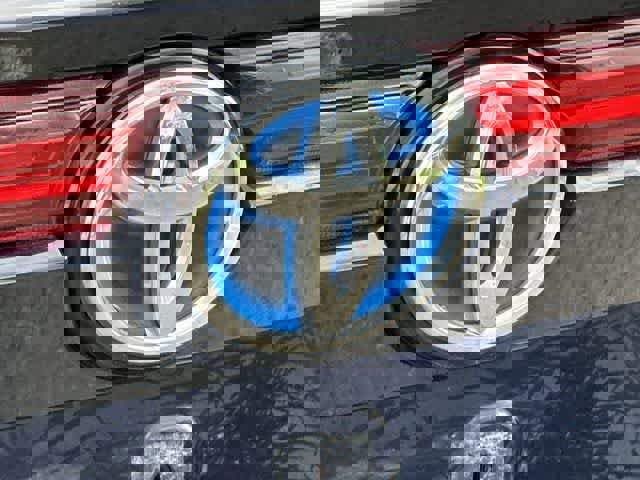 Used 2022 Toyota Venza XLE image 17