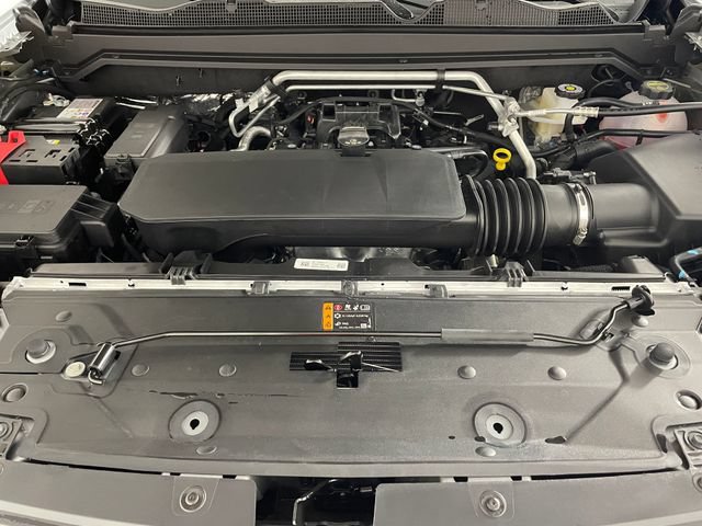 New 2026 Chevrolet Colorado ZR2 w/ Technology Package AWD/4WD image 16