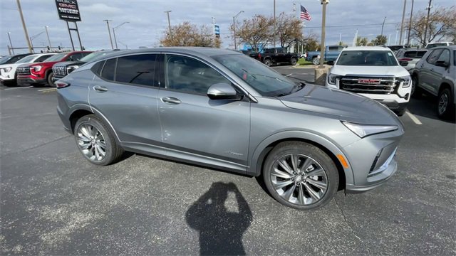 New 2025 Buick Envista Avenir image 3