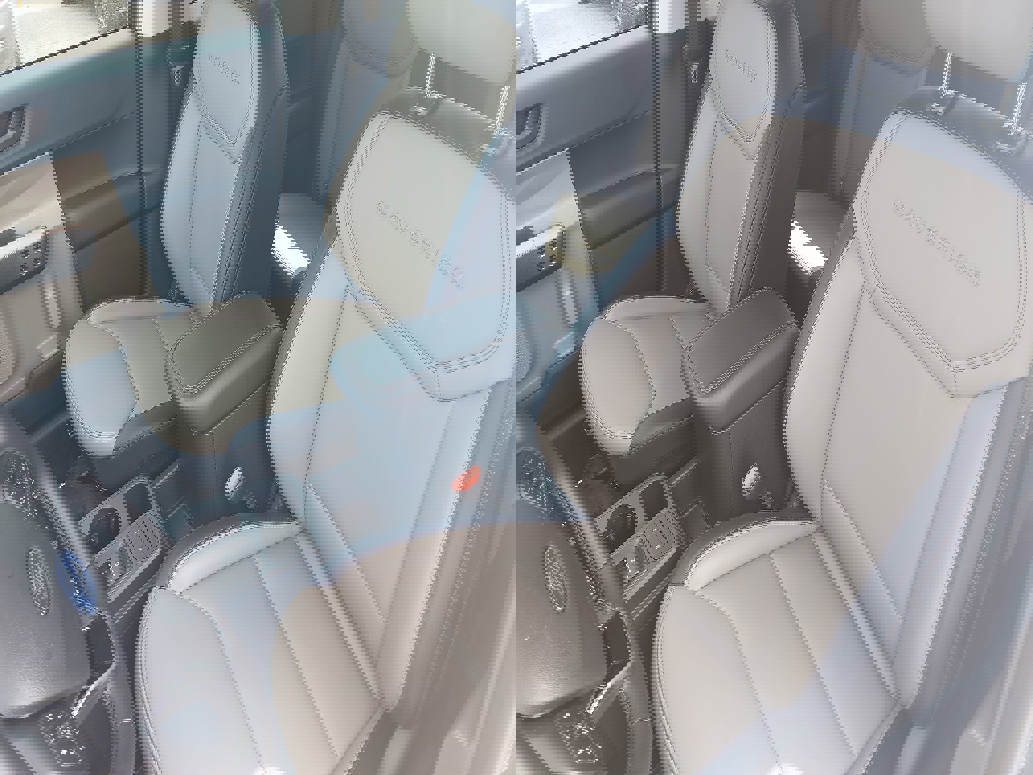 Used 2026 Ford Maverick Lariat w/ 4K Tow Package AWD/4WD image 17