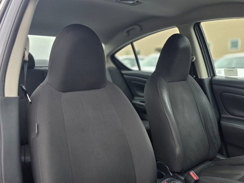 Used 2016 Nissan Versa S FWD image 11