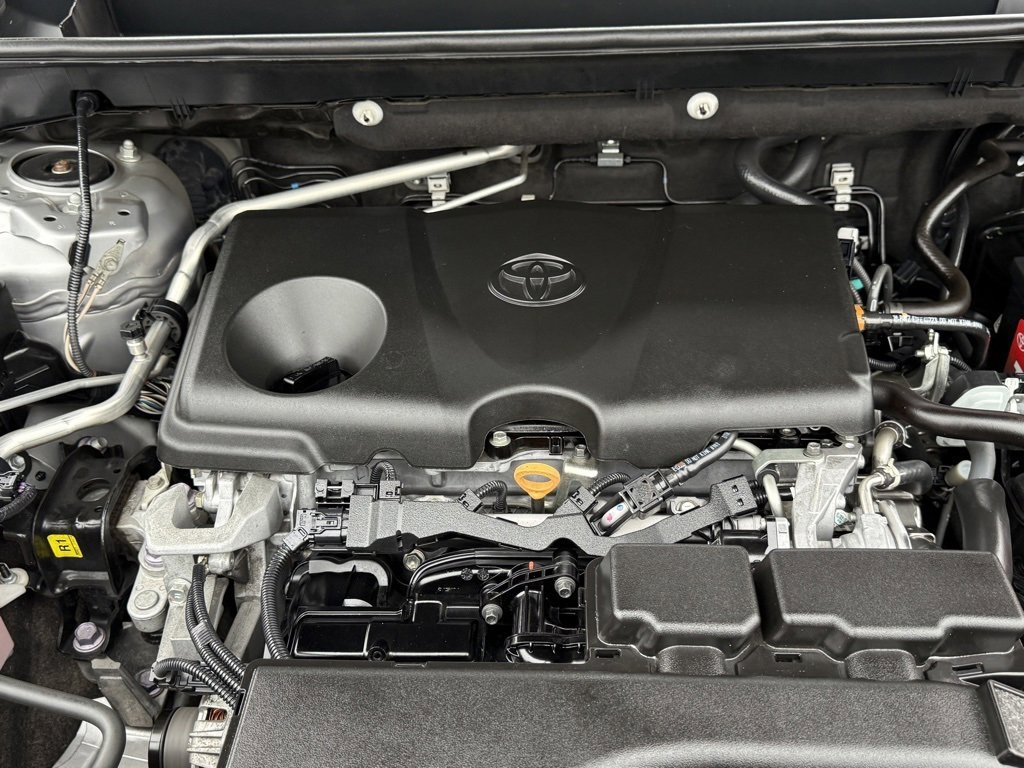 Used 2020 Toyota RAV4 LE w/ Carpet Mat Package image 33