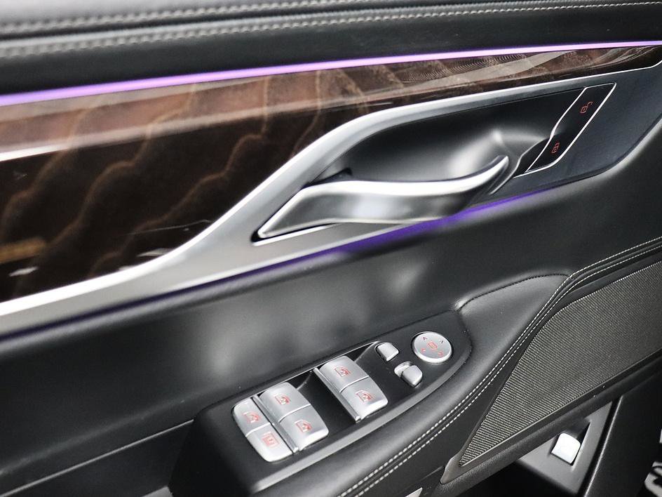 Used 2017 BMW 750i RWD image 52