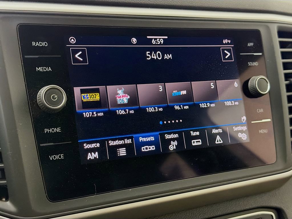 Used 2021 Volkswagen Atlas Cross Sport SE image 14